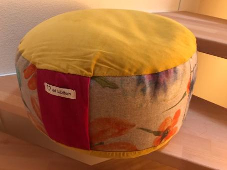 "Flügel" Meditationskissen mit Dinkelspelzfüllung