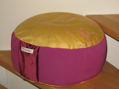 "Innenschau" Bodenkissen mit Dinkelspelzfüllung